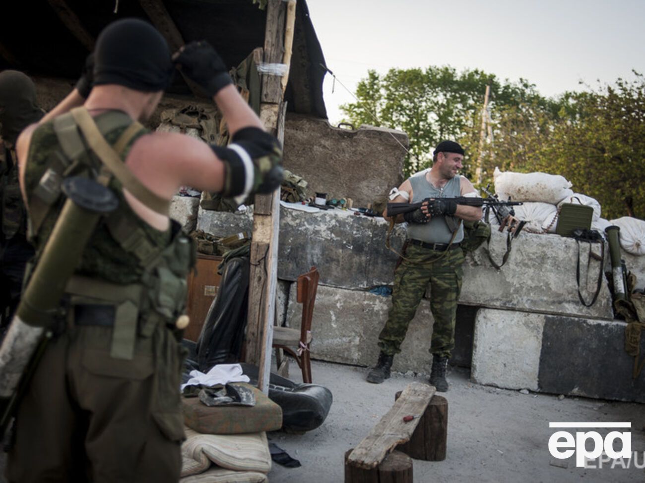 Обстрелы террористов мешают выполнению минских договоренностей