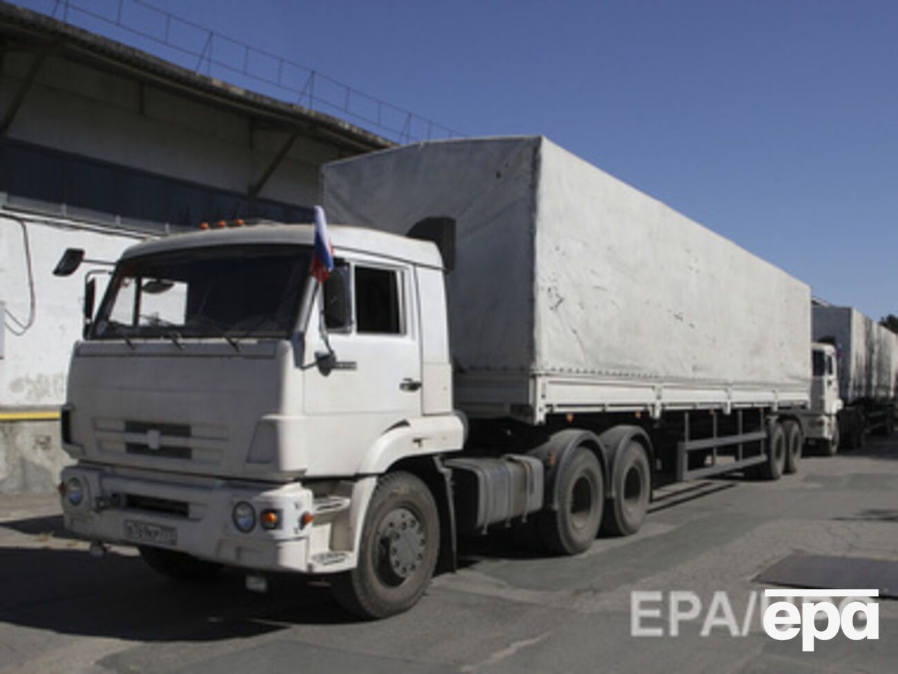 Россия хочет доставить на Донбасс еще тысячу тонн "гуманитарки"