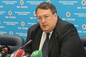 Антон Геращенко сообщил о проблемах с подсчетом голосов в четырех округах Луганской области