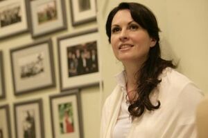 Калетник считает, что власть не устраивает ее "миролюбивая" позиция