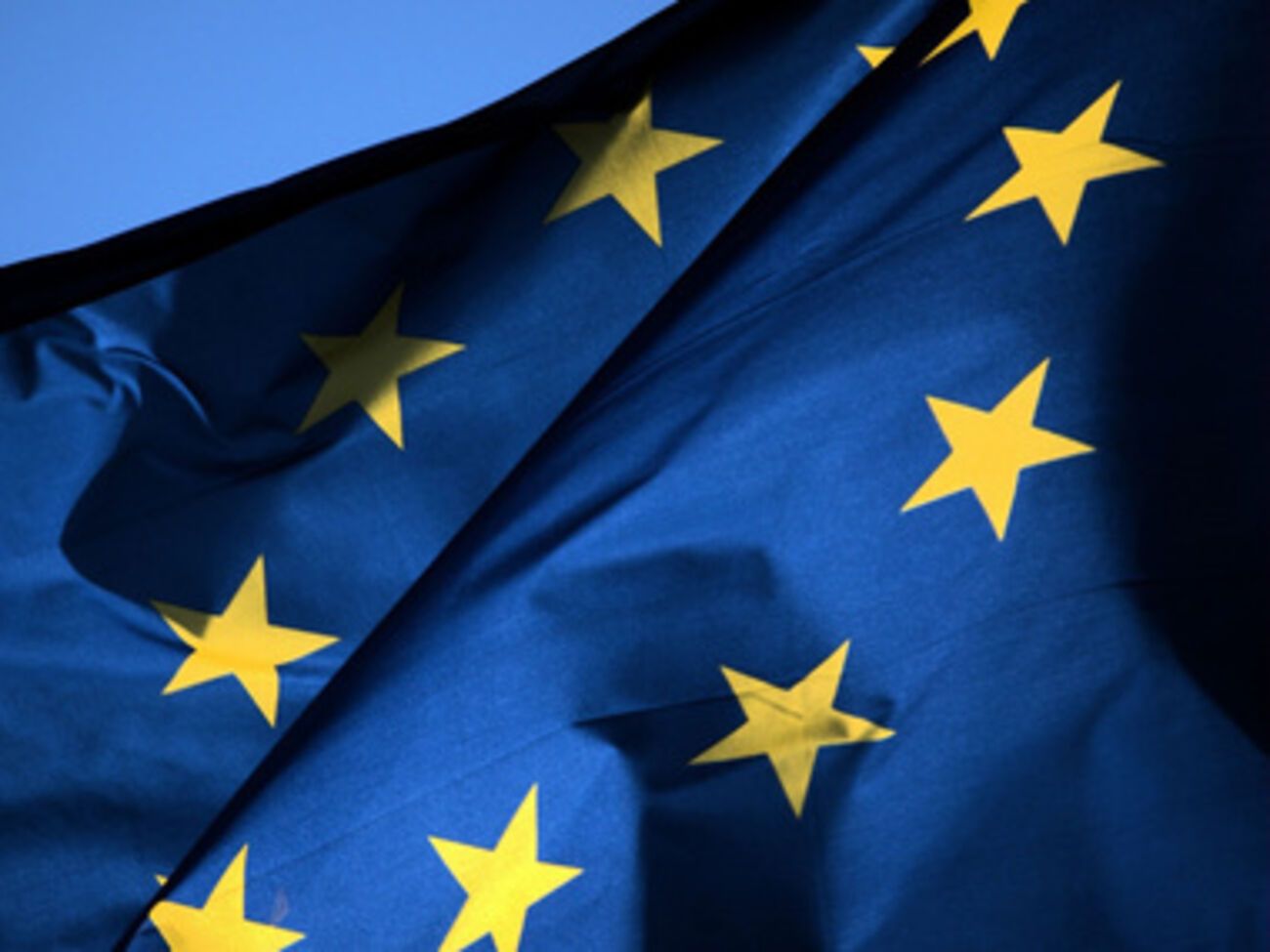 Ранее Евросовет принял решение не снимать санкции с России