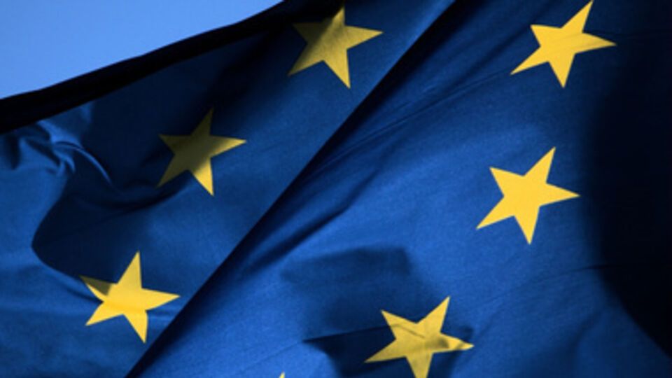 Ранее Евросовет принял решение не снимать санкции с России