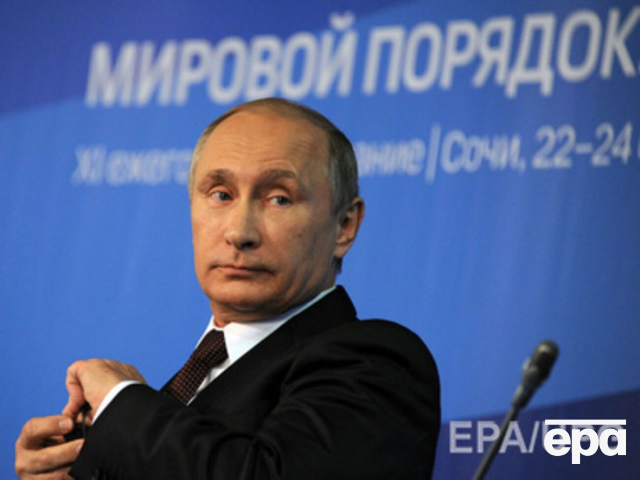 Борьба в ближайшем окружении российского президента Владимира Путина замедляет принятие решений, в то время как санкции выжимают экономику страны