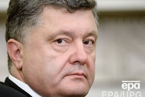 Порошенко уволил троих послов