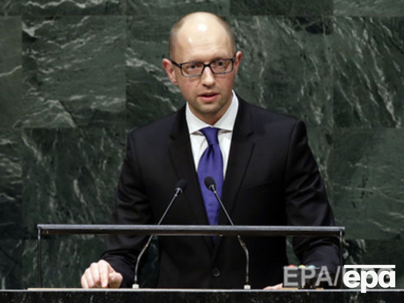 Яценюк дает пресс-конференцию по итогам выборов