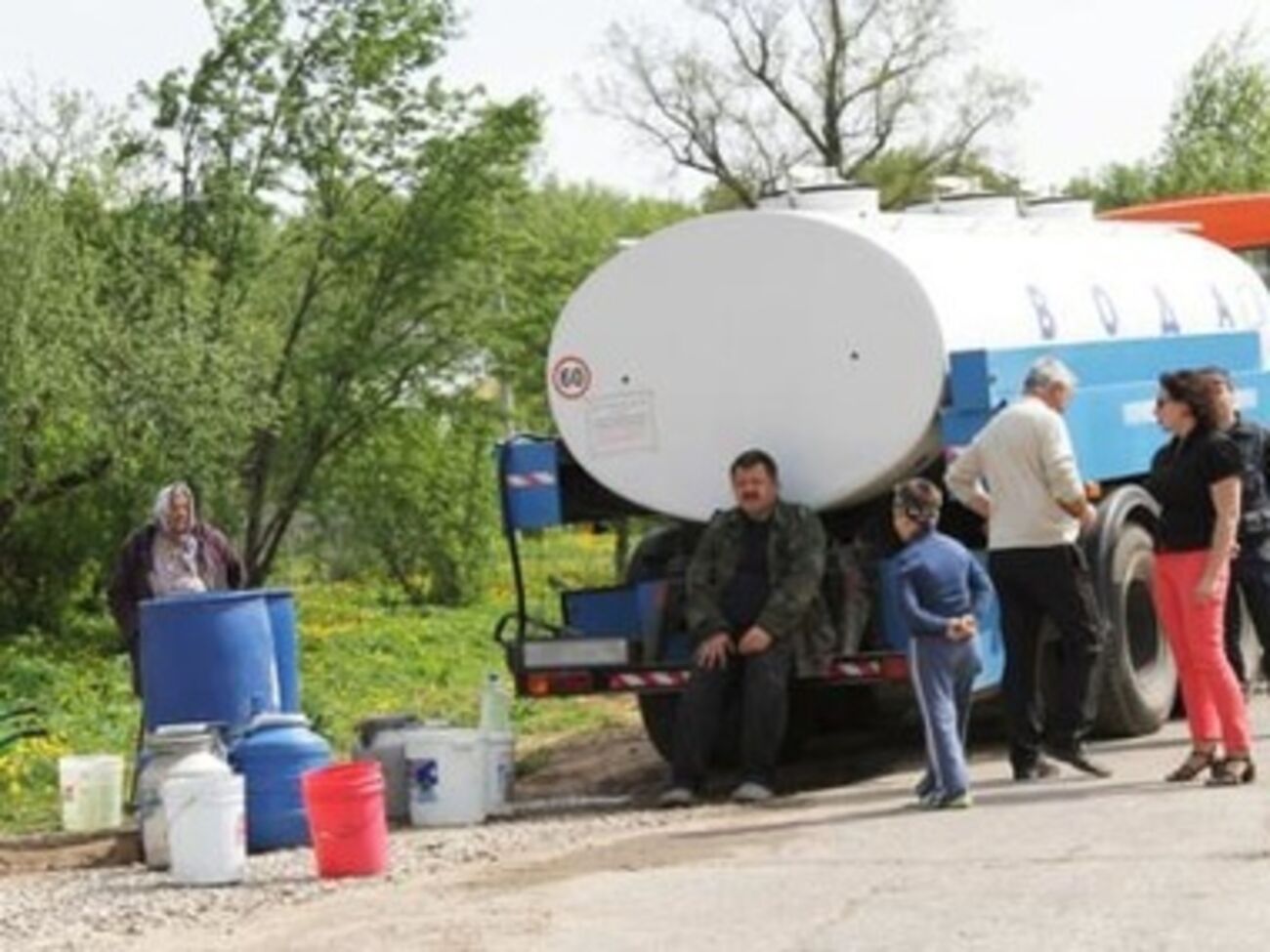 Луганчанам дают мало воды