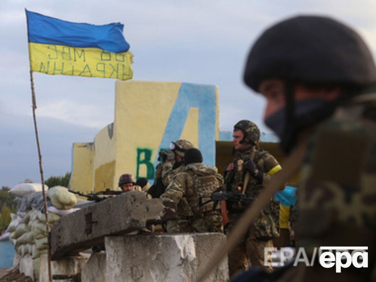 Позиции украинских военных в течение дня обстреляли около 20 раз