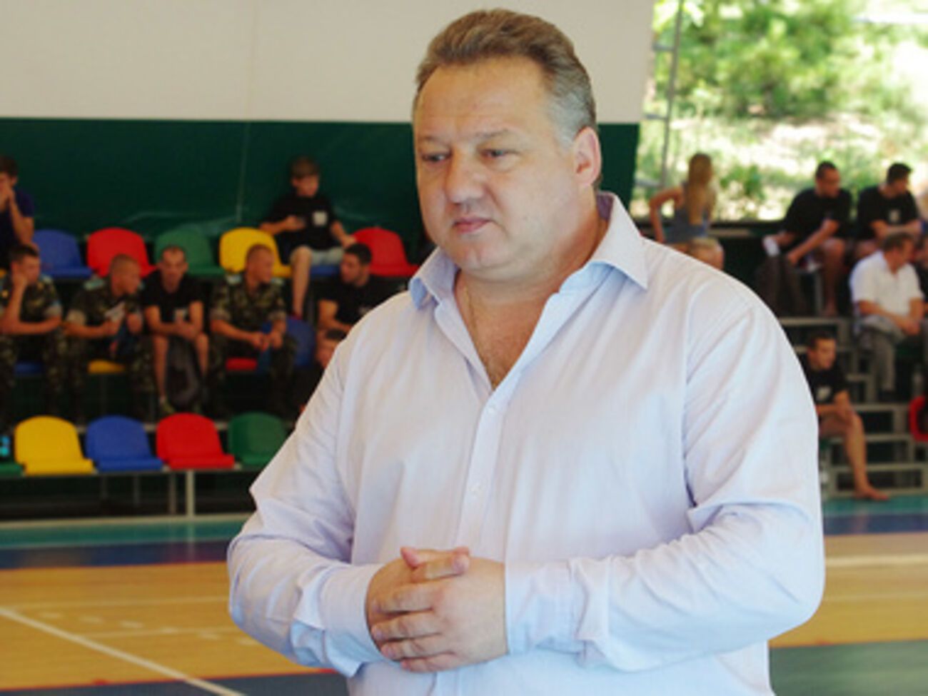 Минобразования: Студенты жалуются, что Владимир Завальнюк давит на них, агитируя за Сергея Кивалова