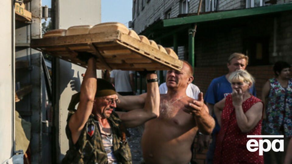 Торговцы на рынках, по мнению "ДНРовцев", должны платить им 150 грн в месяц