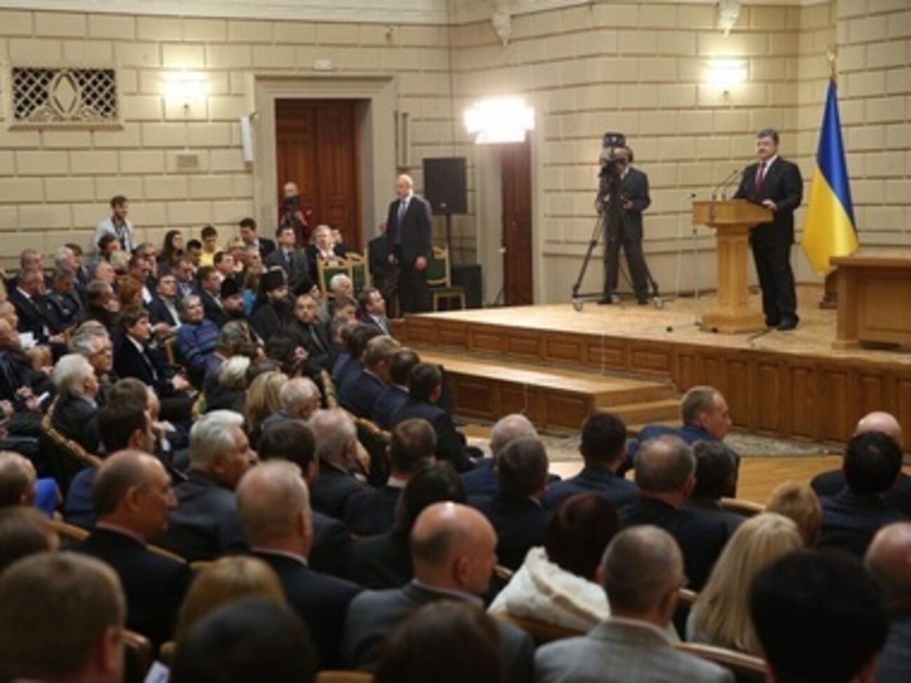 Петр Порошенко сегодня находится с рабочим визитом во Львове