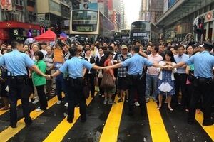 Студенты грозят прекратить переговоры с правительством