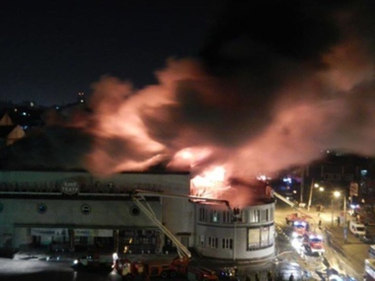 Некоторые люди были недовольны тем, что кинотеатр "Жовтень" показывает фильмы на ЛГБТ-тематику