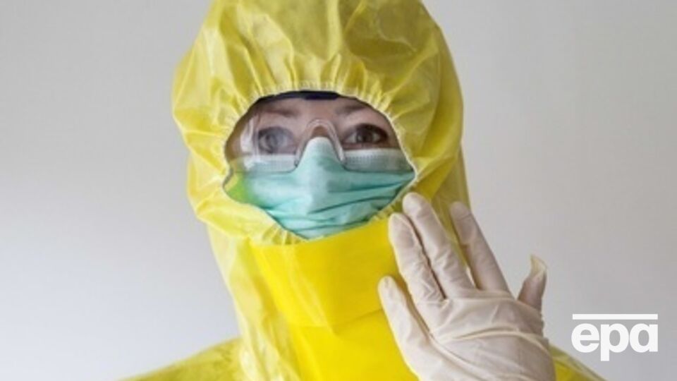 Медсестра в США намерена покинуть карантин, куда ее отправили с подозрением на вирус Эбола