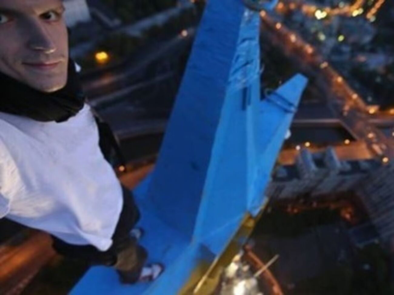 Мустанг на вершине московской высотки