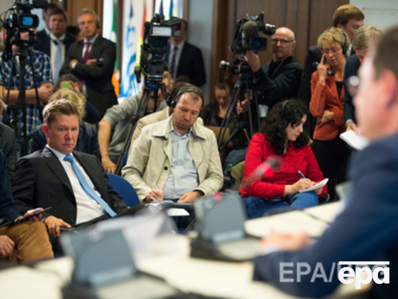 "Газпром" требует финансовых гарантий