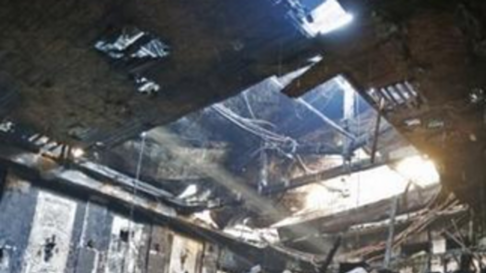 Кинотеатр "Жовтень" в Киеве сильно обгорел