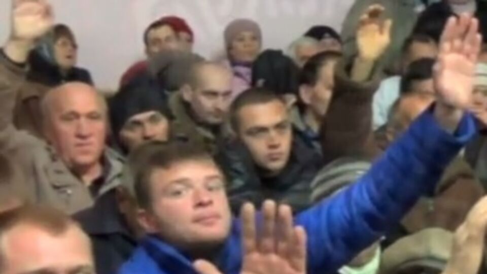 "Народный суд" боевиков голосует за убийство человека