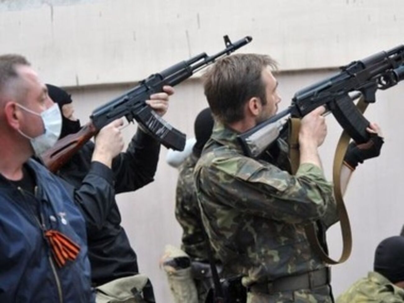 В Донецке продолжаются обстрелы