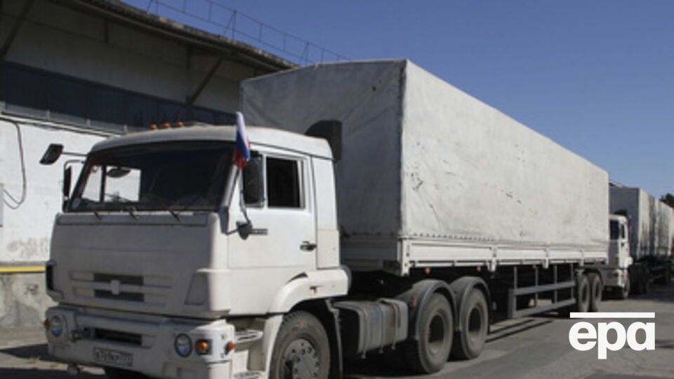 Грузовики въезжают на территорию Украины