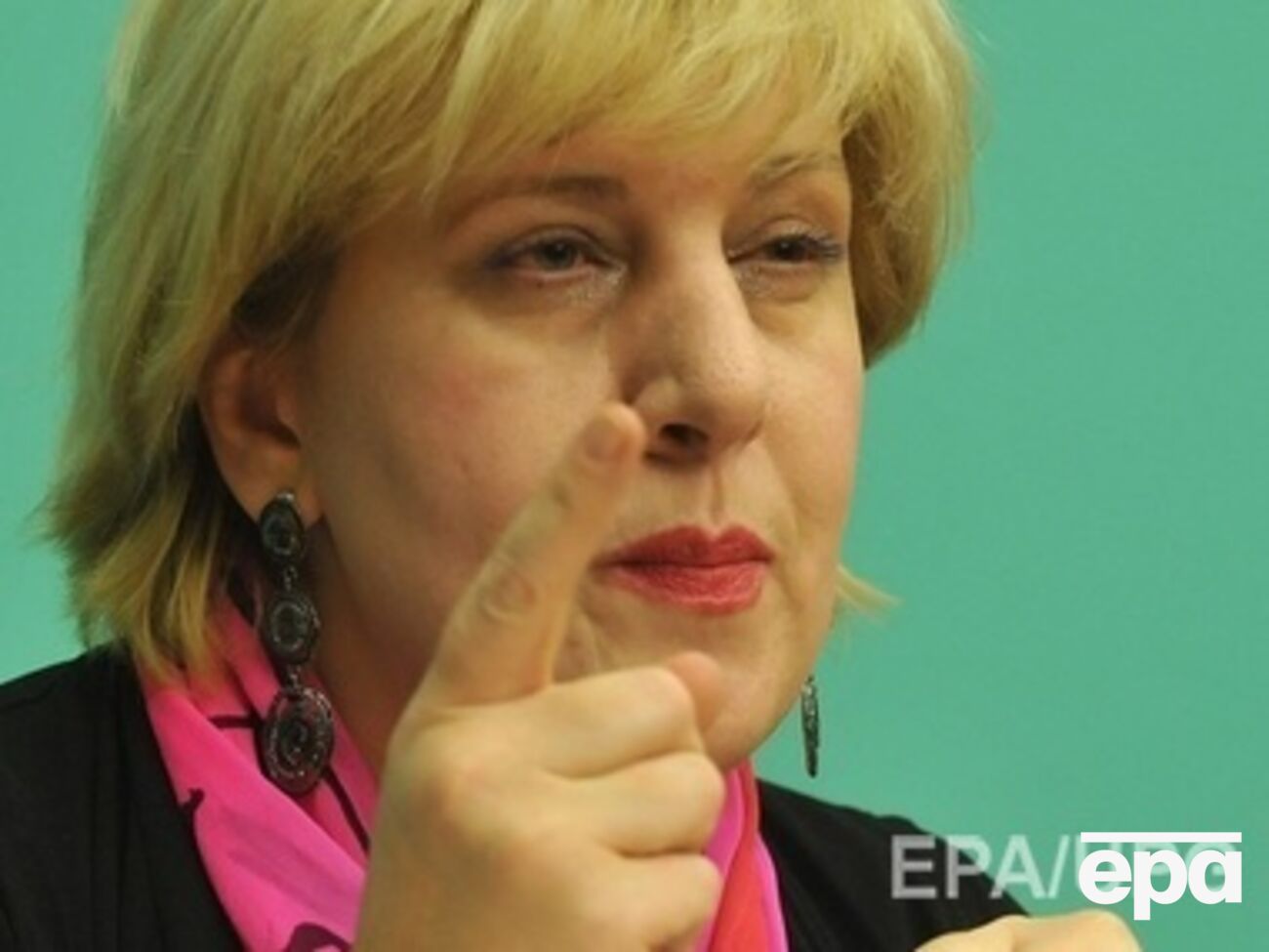 Миятович осудила поведение Пореченкова