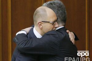 Блок Порошенко официально поддержал Яценюка