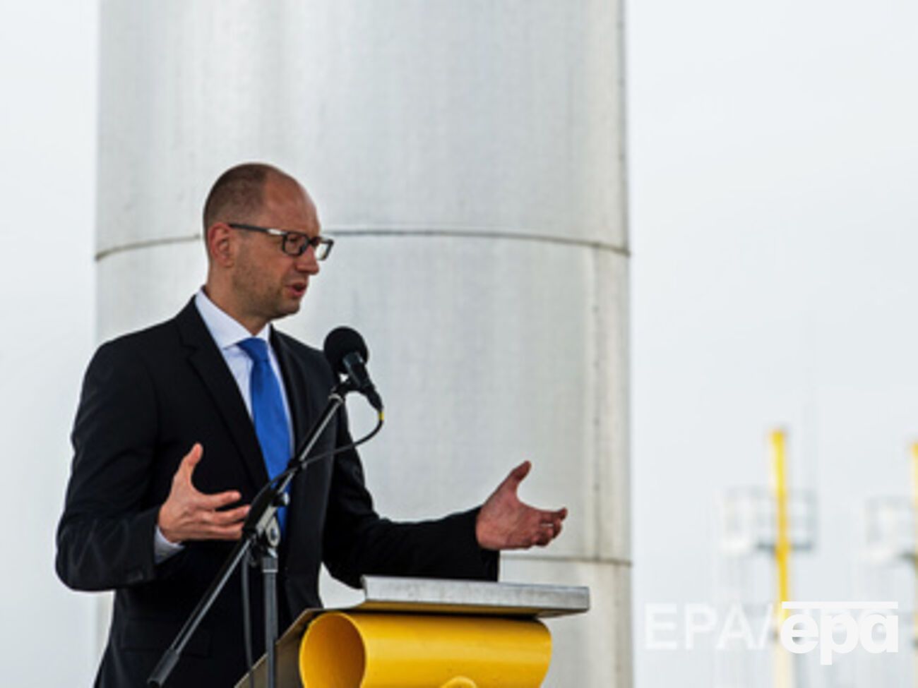 Украина в ближайшее время начнет оплату долгов и новых поставок газа