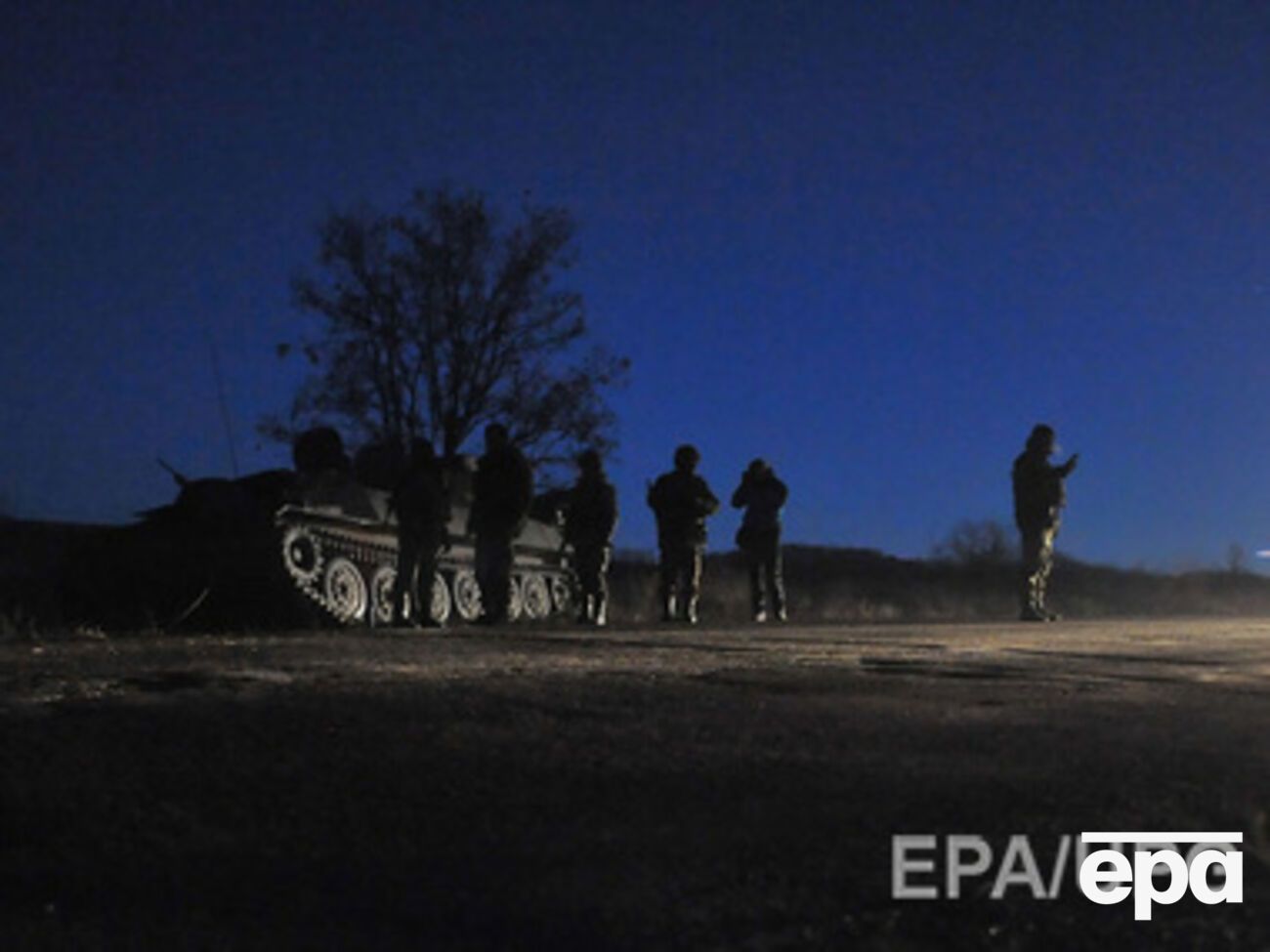 Обстрелы боевики ведут по всем блокпостам в этом районе