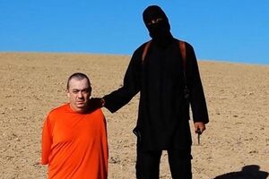 В сентябре боевики обещали убить Хеннинга, если правительство Великобритании не перестанет воевать против них