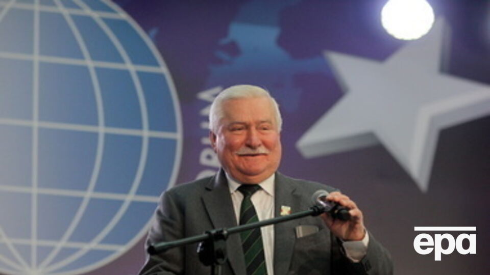 Валенса приедет в Киев