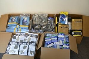 Сотрудники посольства купили бинокли, препараты для остановки кровотечения при ранениях, гидратор, аптечки, палатку, таблетки для очистки воды, термобелье и другие необходимые вещи