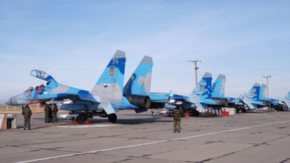 Министерство обороны уже получило из авиаремонтных предприятий восемь самолетов