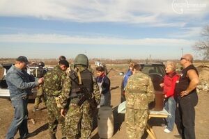 Воинам АТО привезли домашнюю еду