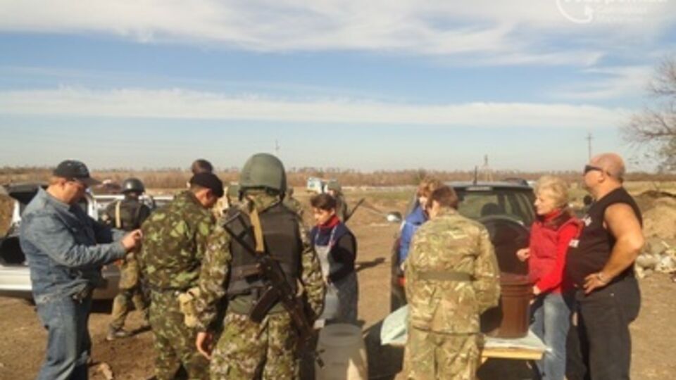 Воинам АТО привезли домашнюю еду