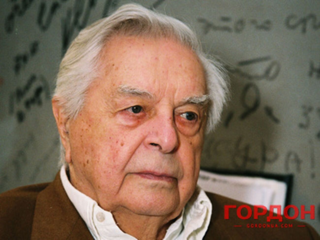 Юрий Любимов: Если что-то болит, я себя превозмогаю и иду, потому что так воспитан. Сдаюсь на милость врачей, только когда уложат сурово, да с приговором: дескать, иначе лечить не будем