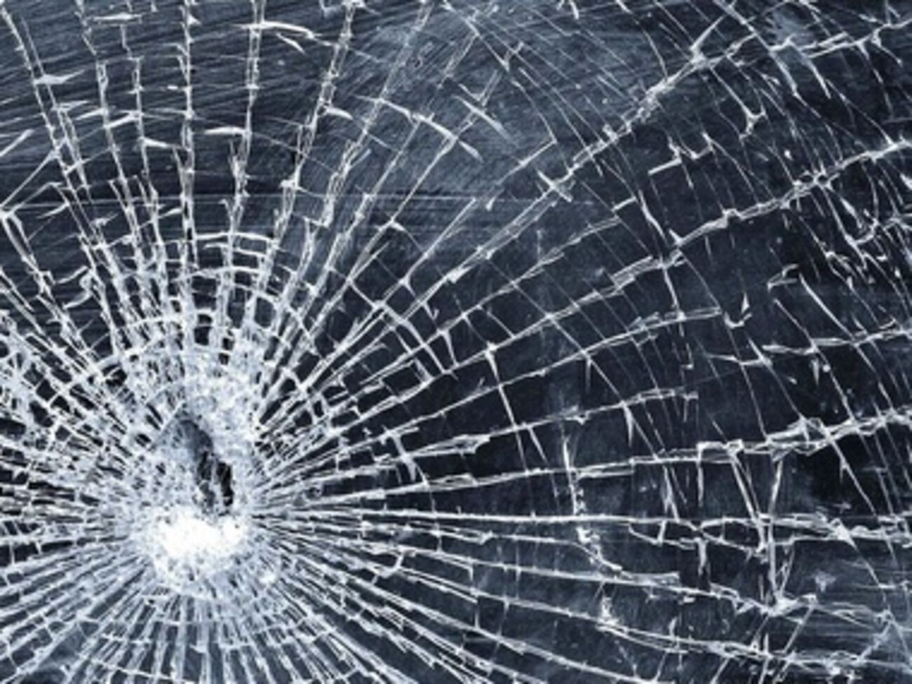 Маршрутку обогнал автомобиль такси, после чего прозвучали две автоматные очереди