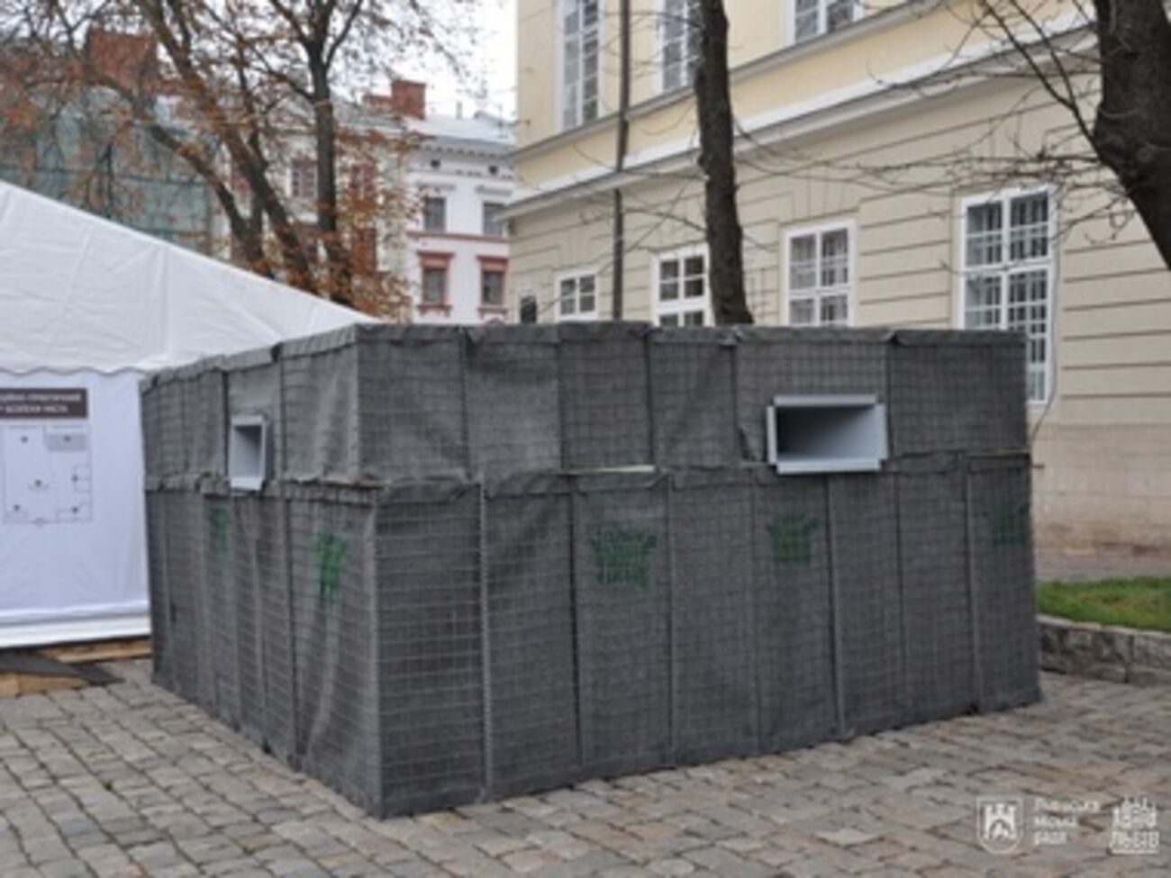 Одна мобильная огневая точка рассчитана на трех бойцов и позволяет держать круговую оборону