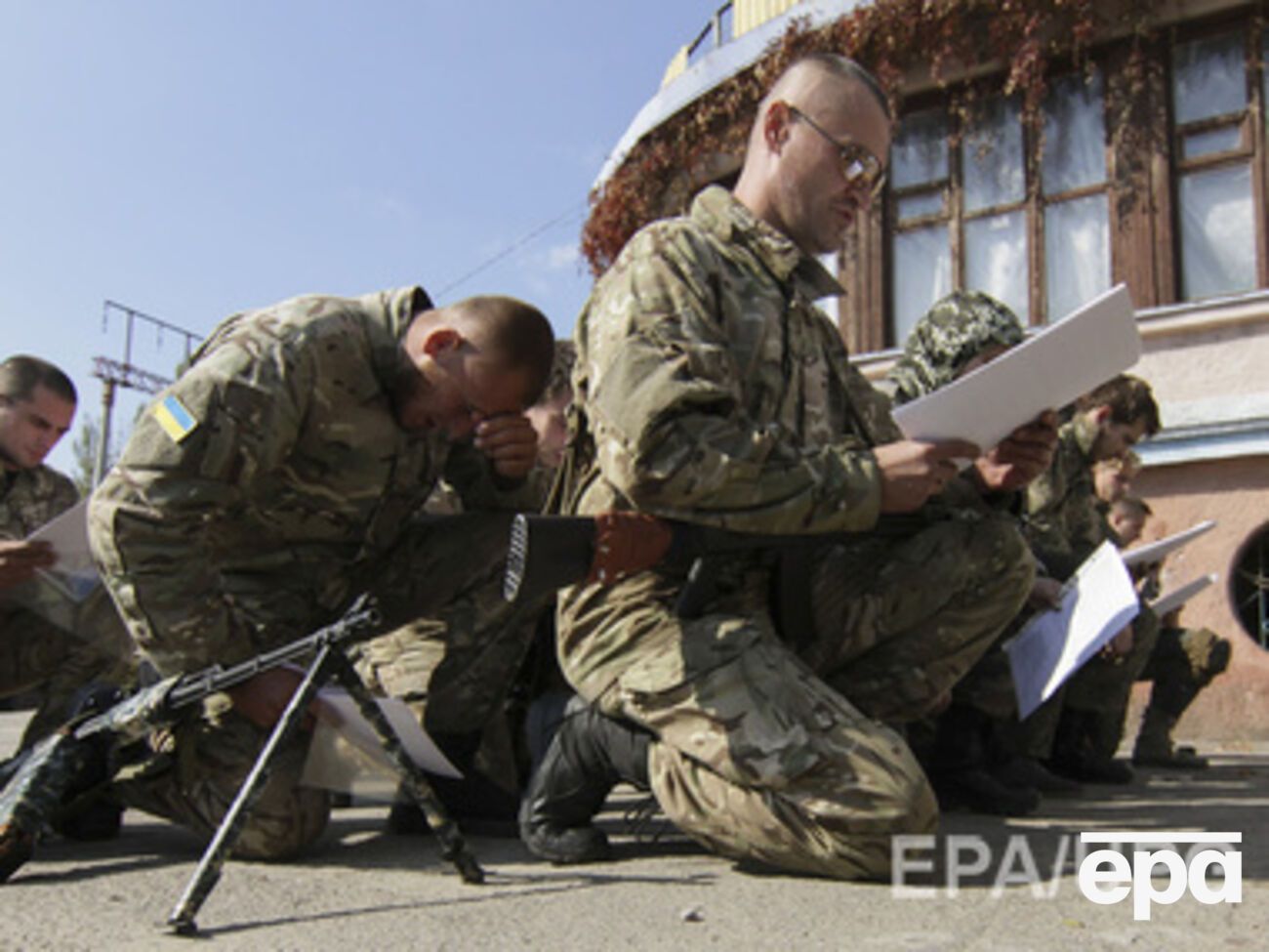 Военные будут сами выбирать банк, где получать зарплату