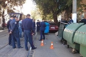 В настоящее время правоохранители пытаются установить личность погибшей
