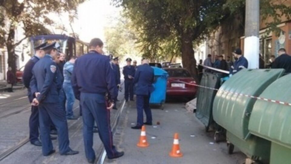 В настоящее время правоохранители пытаются установить личность погибшей