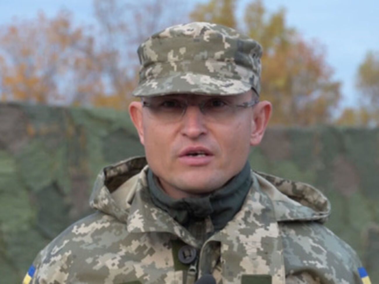 Боевики продолжают обстреливать военных, несмотря на режим полного прекращения огня, заявил Селезнев