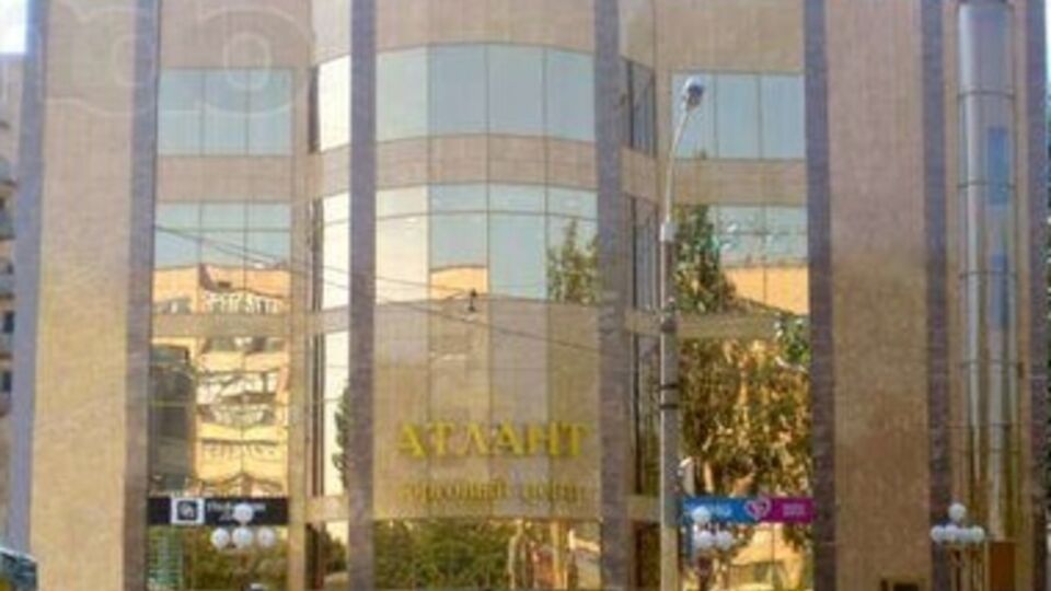 Три торговых центра в Луганске в руках боевиков