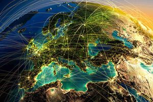 SWIFT --- это самая крупная международная сеть передачи информации