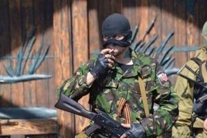 Боевики проверяют документы у пассажиров луганского поезда