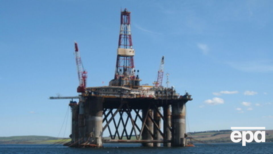 С начала года нефть рекордно подешевела