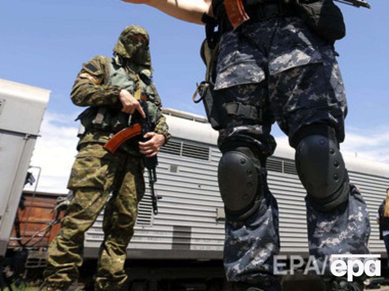 Боевики на Донбассе похищают местных жителей