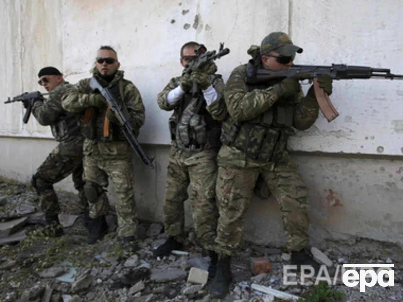 Военные с террористами устроили перестрелку в городе