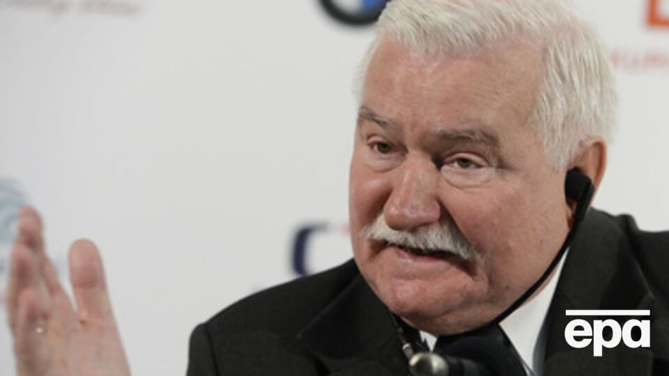 Валенса: Мы любим Россию, но она должна вести себя цивилизованно