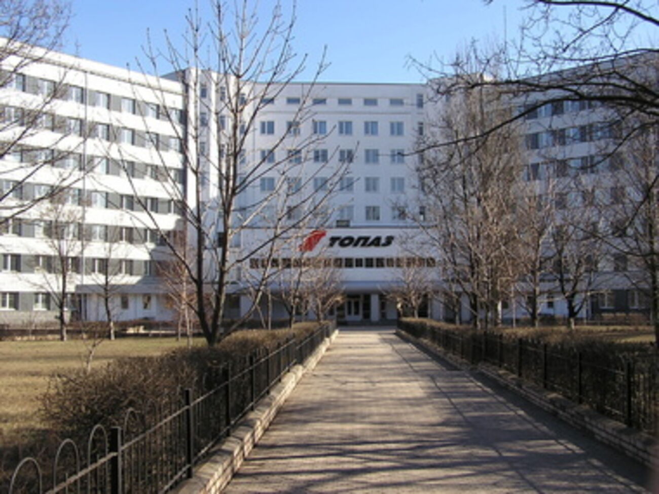 В июне с территории завода вывезли часть техники