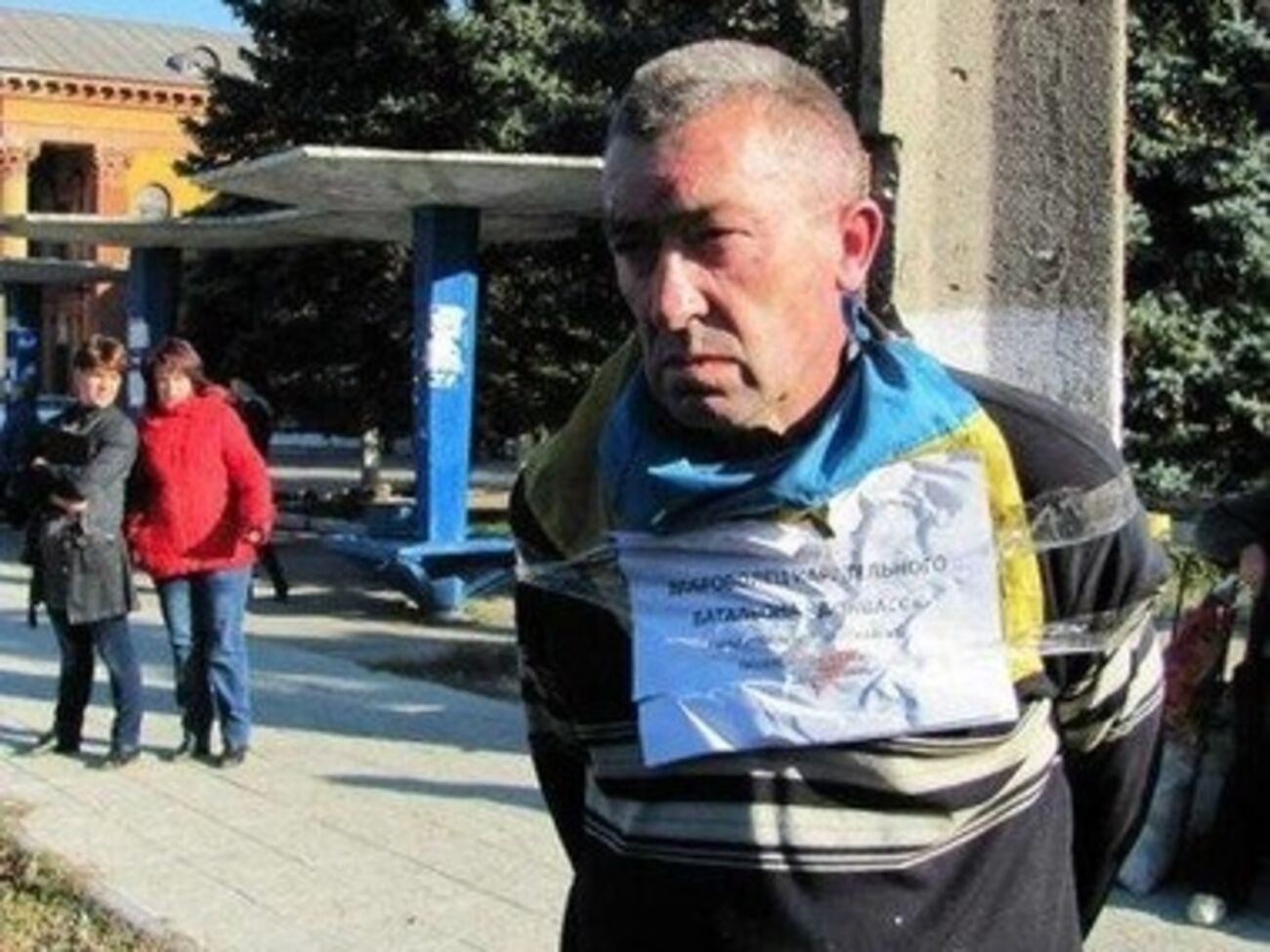 Террористы заявляют, что захватили мужчину, когда он был дома