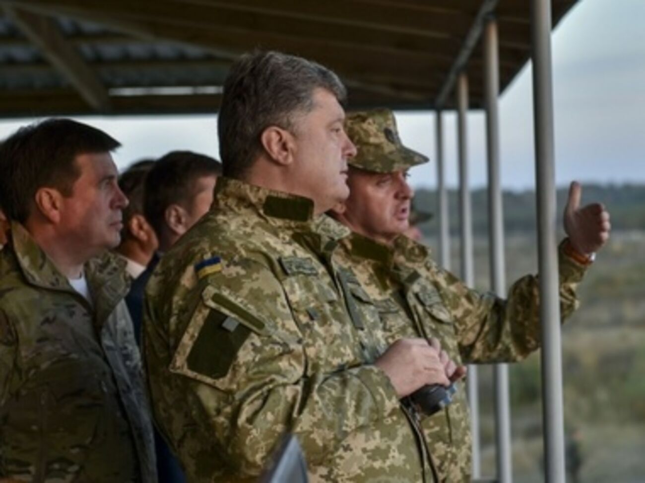 Порошенко заверил, что Украина не будет "сдвигать" границы